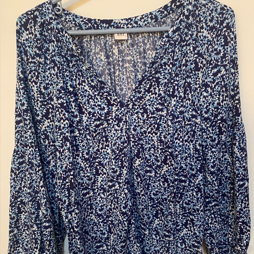 GAP Women's Navy and Light Blue Blouse